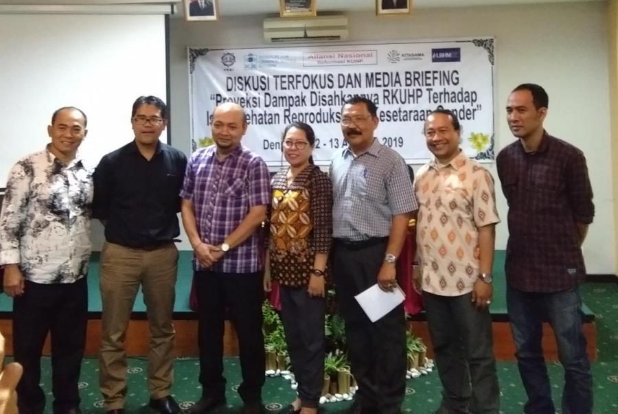 podiumnews.com-Gelar FGD, Aliansi Reformasi Bali Kritisi 5 Pasal RKUHP